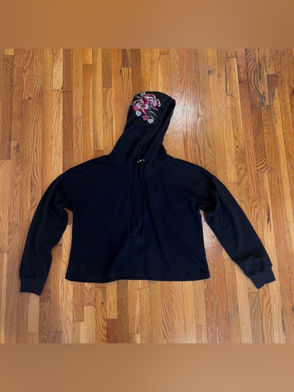 Black floral embroidered hoodie - Size M